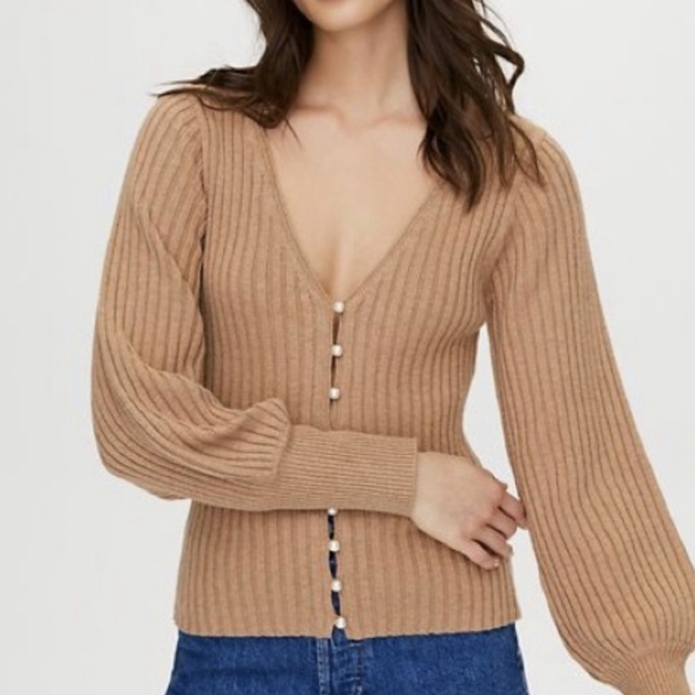Aritzia Wilfred Pearl Button Cardigan